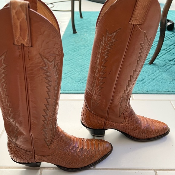 Sanders Python Boots - Picture 2 of 8